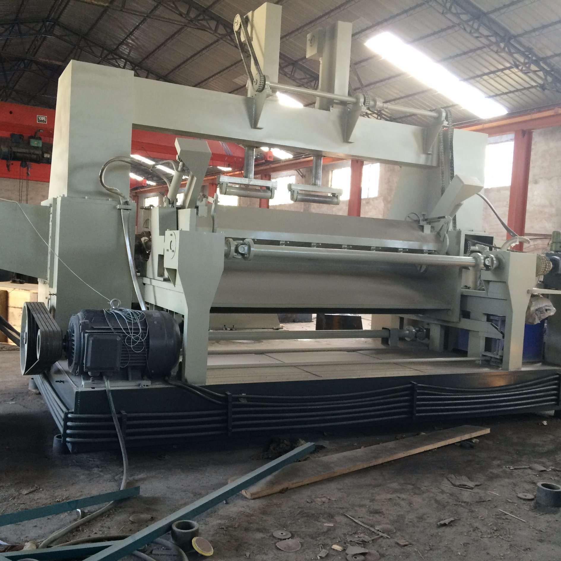 Eixo de controle CNC de 8 pés para descascar face folheada para madeira Okoume