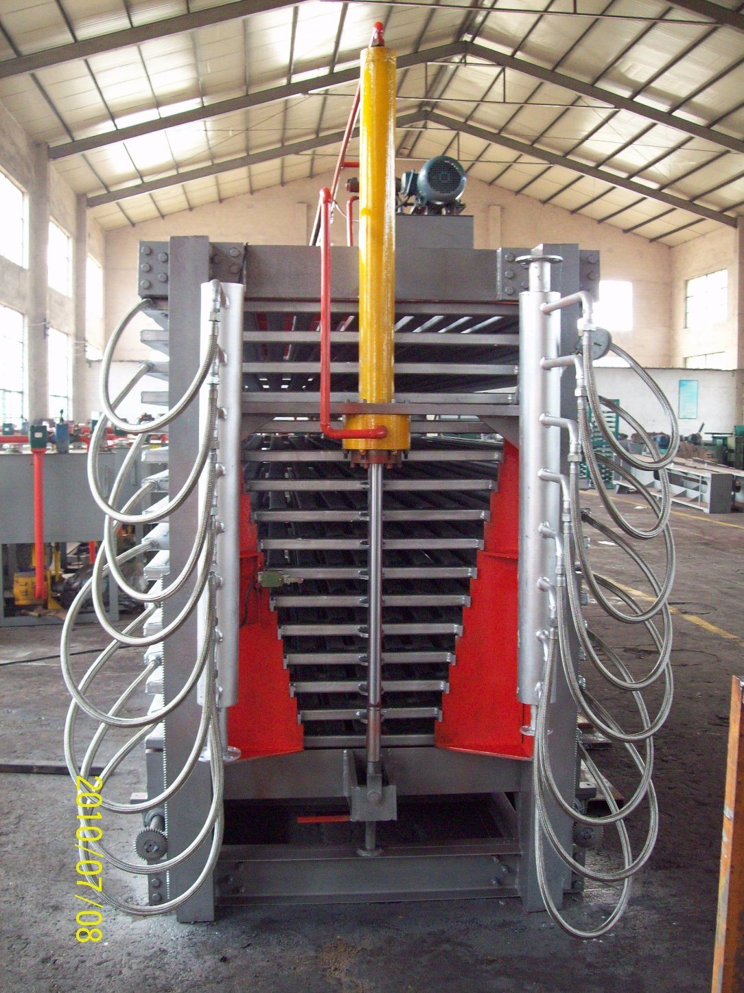 Máquina de prensagem a quente para folheado de madeira compensada