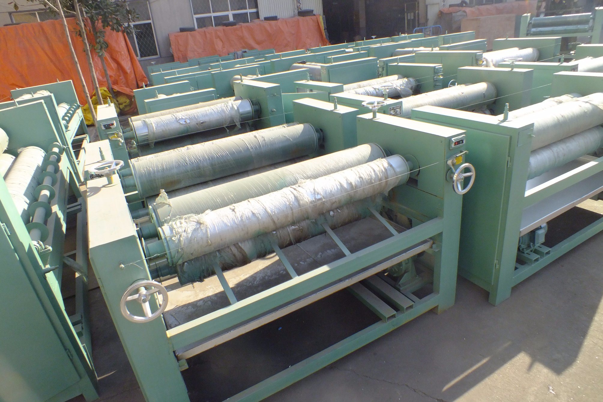 A máquina de espalhamento de cola de 4 pés de venda quente para a linha de produção de madeira compensada