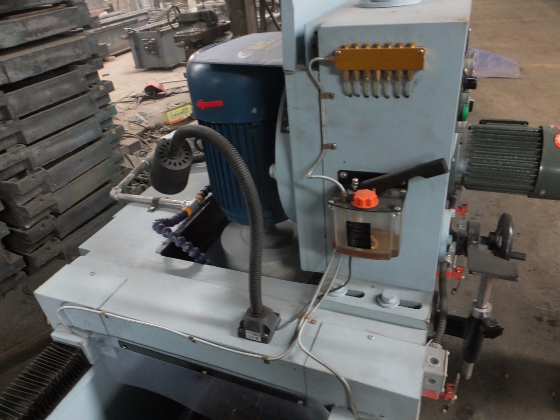 Nova máquina de afiação de lâmina de triturador de mandril eletromagnético