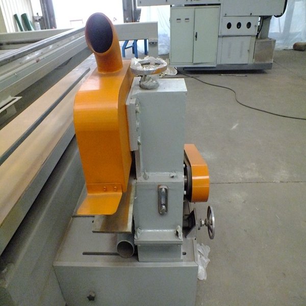 Serra vertical e horizontal para aparar tábuas de compensado