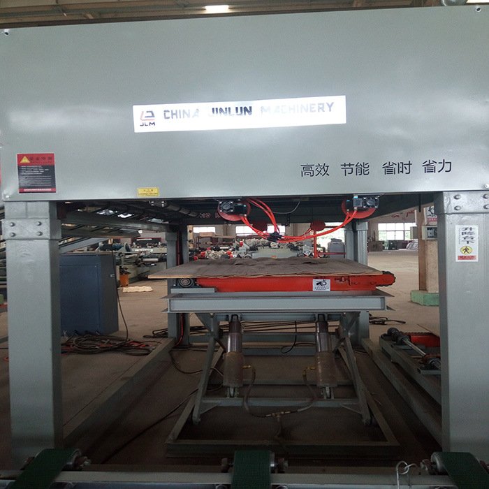 Empilhador Automático de Madeira Compensada