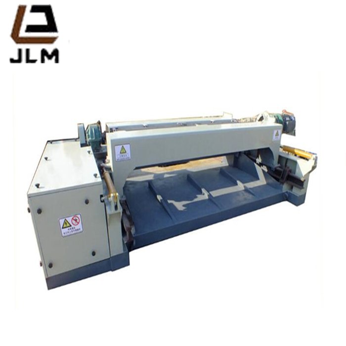 Descascador de toras de 4 p&eacute;s para compensado