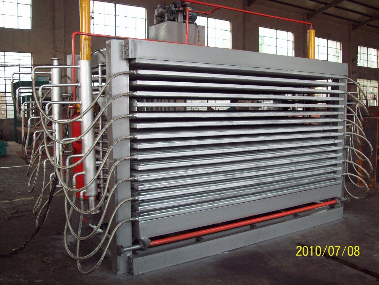 Máquina de prensagem a quente para folheado de madeira compensada