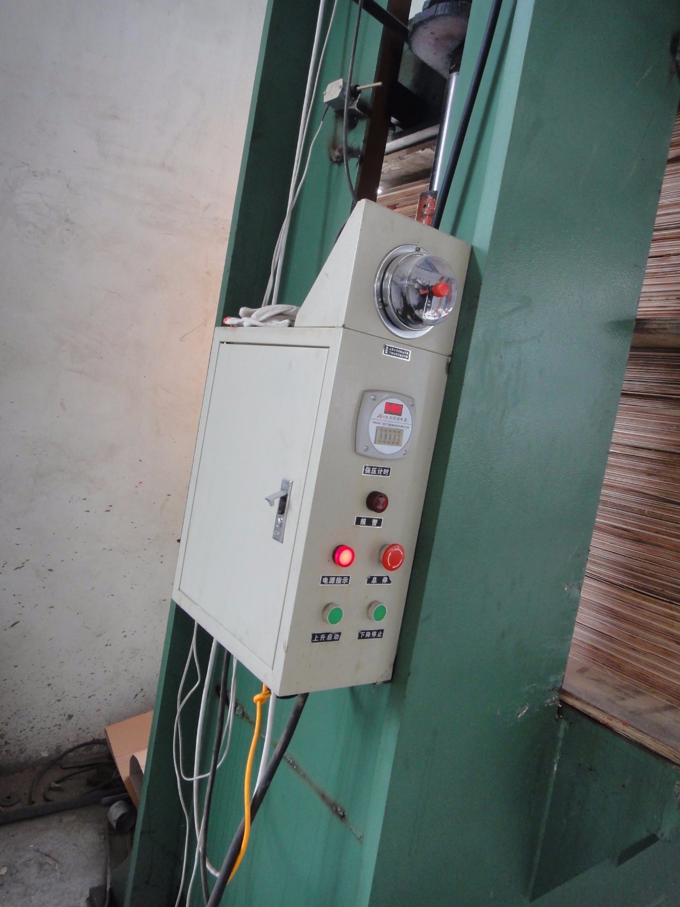 Venda imperdível máquina hidráulica automática de prensagem a frio para fabricante de compensado