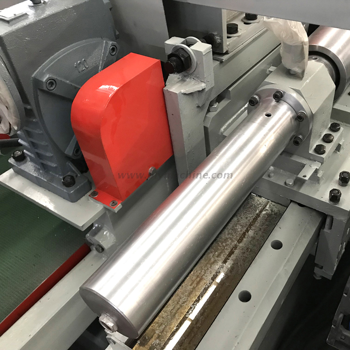 Máquina Hidráulica Descascadora de Folheado de Madeira Sem Eixo