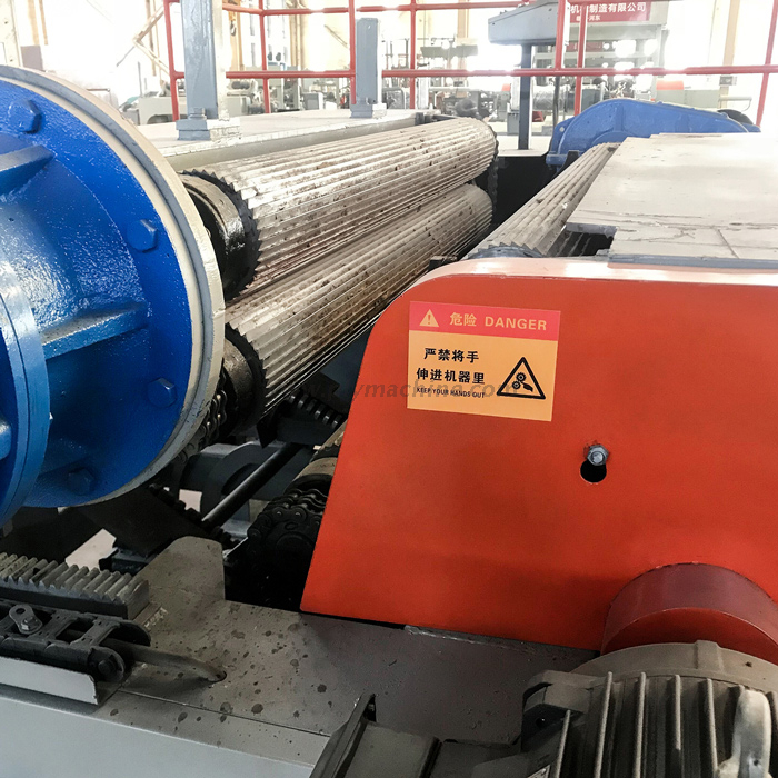 Descascador de toras de 4 pés para produção de compensado