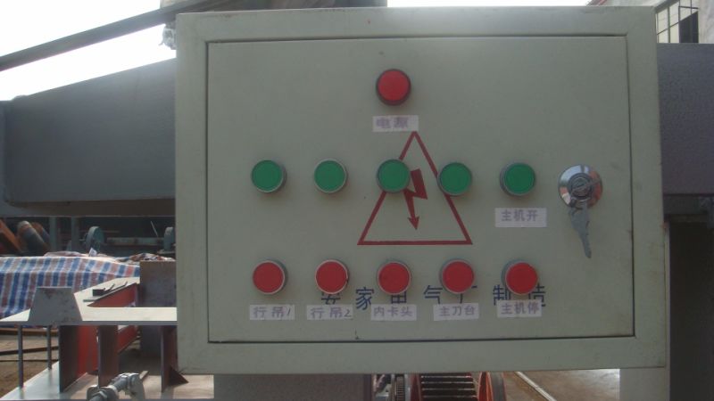 Torno rotativo de folheado facial Okoume de controle CNC mais vendido no Gab&atilde;o