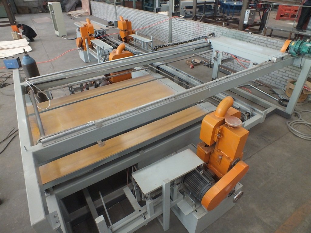 Serra para aparar tábuas verticais e horizontais para madeira compensada