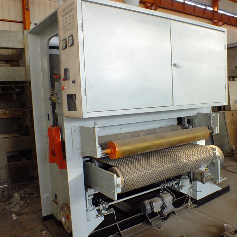 Porta automática do Mdf da largura de 1300mm que lixa a máquina de lixamento da escova polonesa de madeira