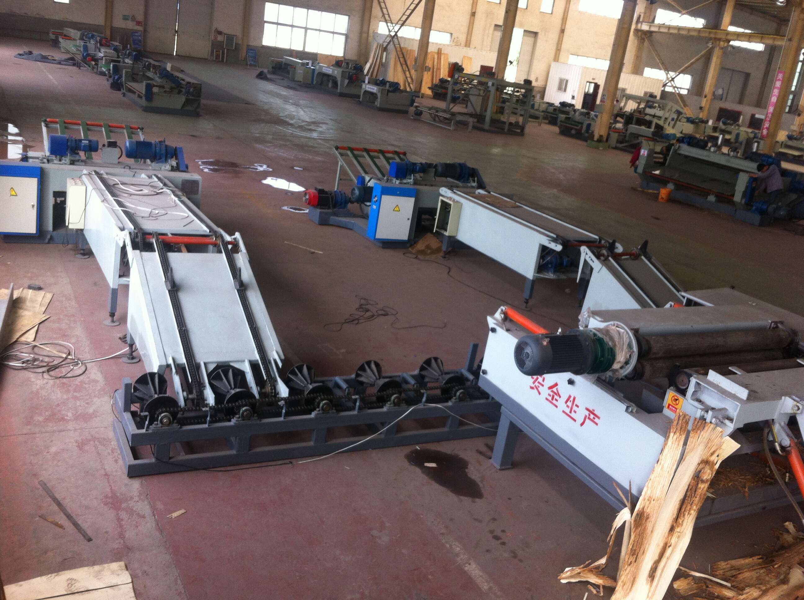 Equipamento para revestimento de folheado de bétula