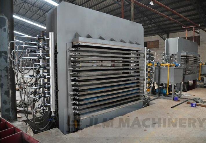 M&aacute;quina de prensagem a quente de madeira de 500 T 12 camadas para fazer madeira compensada